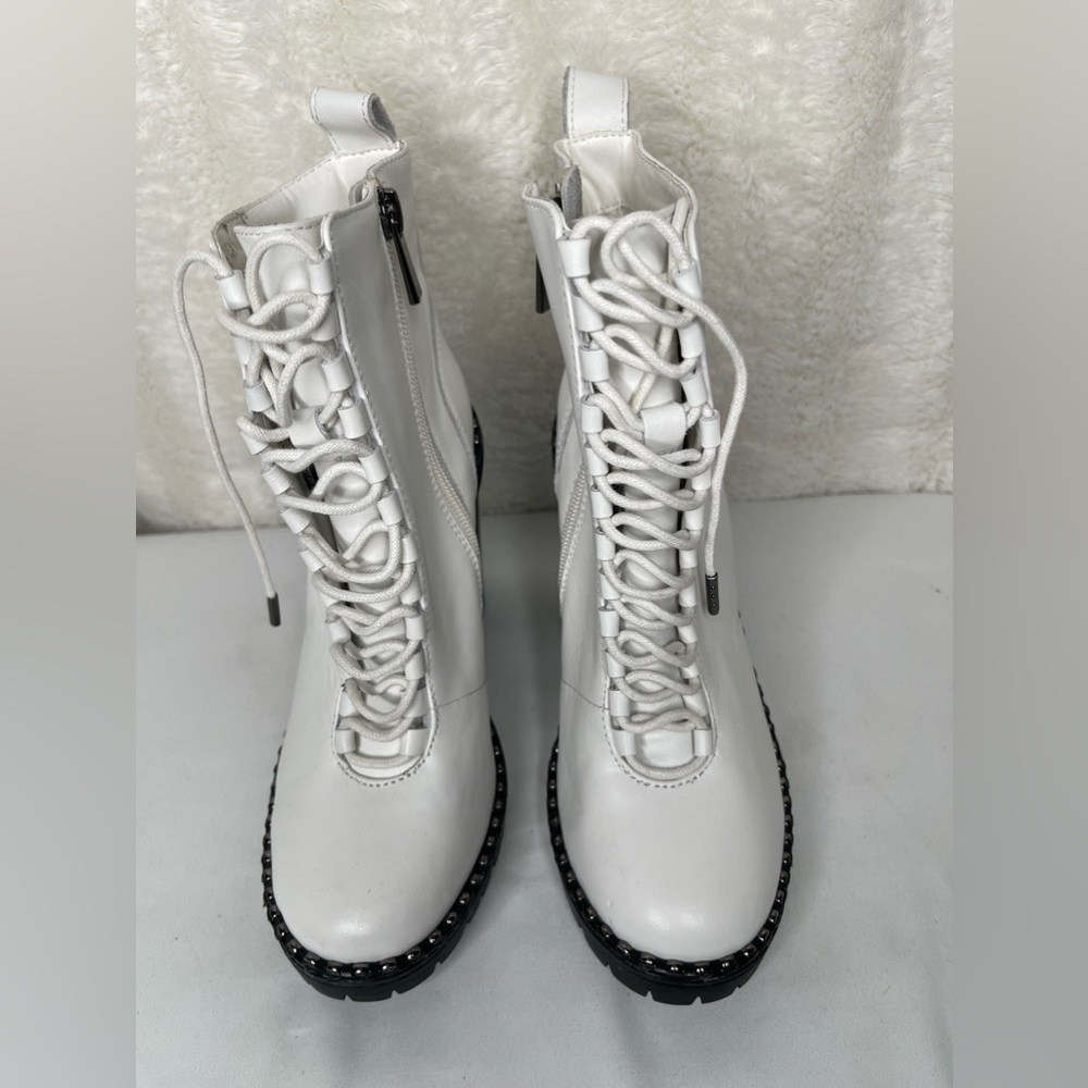 BCBGeneration Parina Leather Lace Up Boot size 6